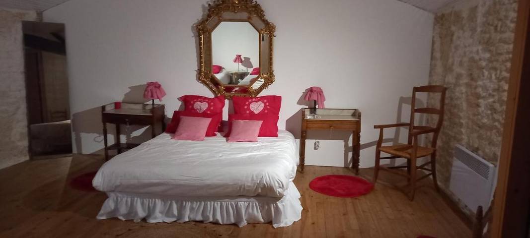 Location de vacances pour 2 personnes, avec Terrasse et Jardin ainsi que Piscine et Vue à Allas-Bocage
