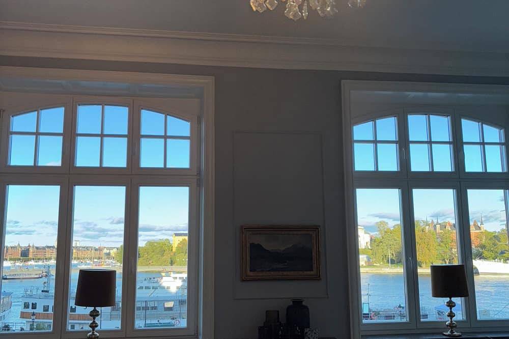 Entire apartment, Luxury 5 bedroom, waterfront apartment in Old Town, next to Royal Palace in Stockholm, Swedish Baltic Sea