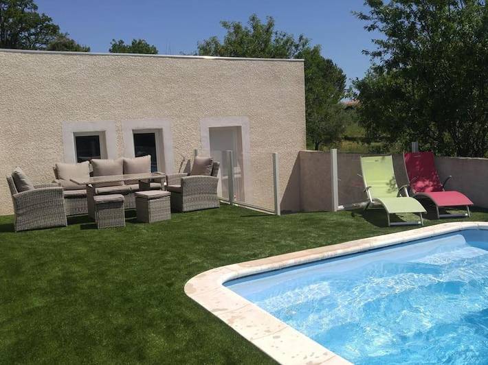 Location de vacances pour 6 personnes, avec Terrasse et Jardin ainsi que Piscine et Vue à Aigues-Vives - 3