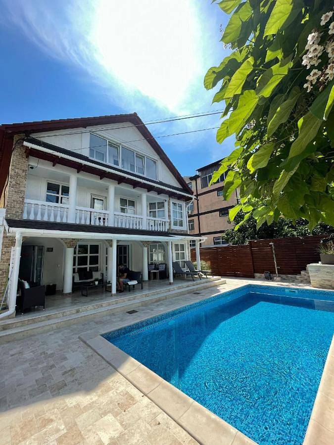 Villa with Private Pool in Eforie, Constanța