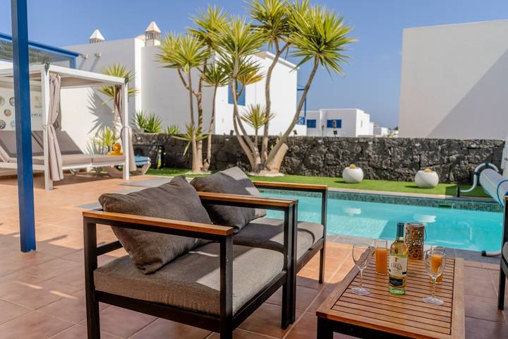 Casa De Pato: Terraza Privada, Jardín Privado y Wi-Fi cerca de la Costa y Marina Rubicón in Playa Blanca, Yaiza