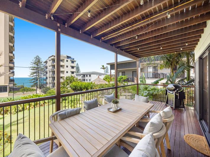 Holiday rental for 8 people, with balcony/terrace in Coolum Beach