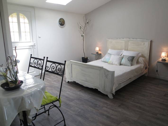 Chambre d’hôte pour 2 personnes, avec jardin, animaux acceptés à Montmeyran