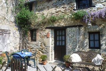 Gîte pour 5 personnes, avec terrasse ainsi que jardin et piscine à Vernoux-en-Gâtine