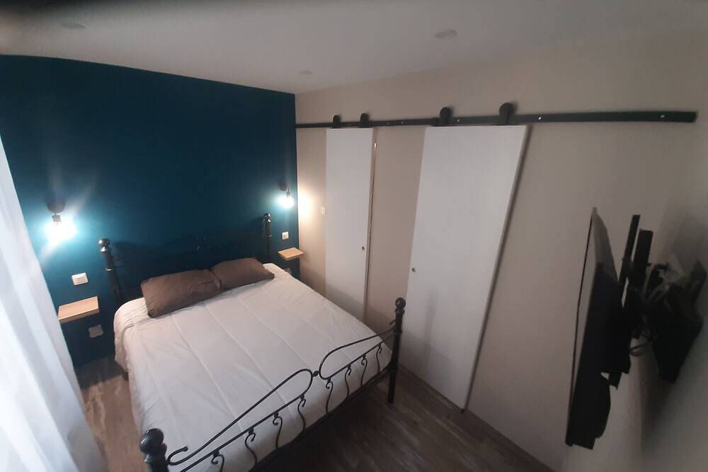 Entire apartment, Apartment '106 - Cosy T2' with Wi-Fi and Air Conditioning in Bourg-Saint-Andéol, Privas