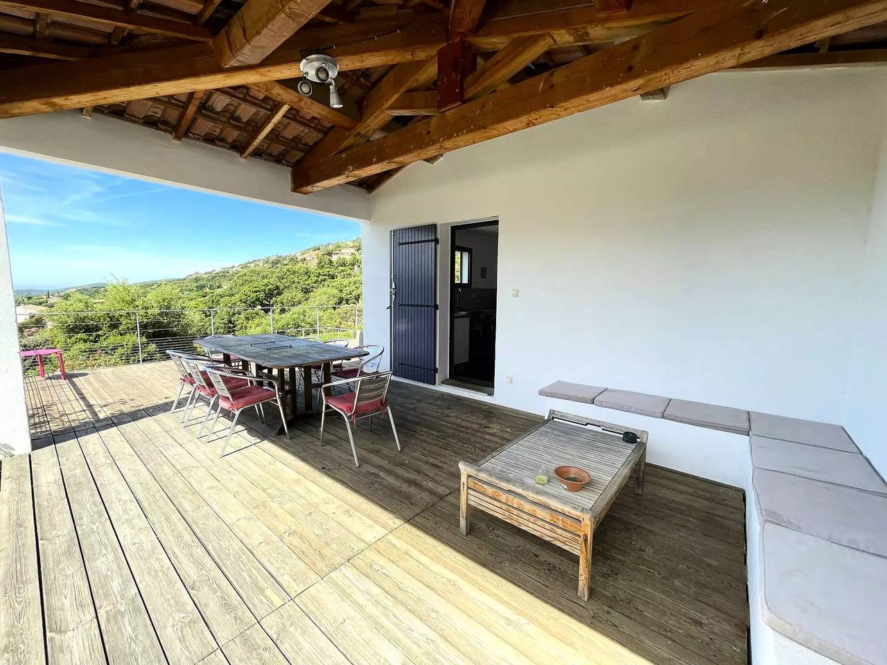 Villa climatisée avec piscine et vue mer pour 8 personnes au cœur du Domaine de Valcros in La Londe-les-Maures, Côte méditerranéenne (France)
