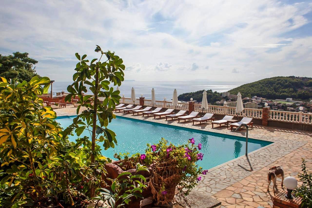Apart-Hotel Llazari in Himarë, Vlorë