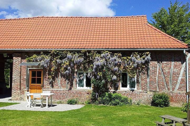 Gîte pour 6 personnes, avec terrasse et jardin dans Helfaut