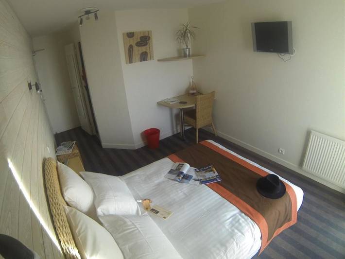 Hôtel pour 2 personnes, avec terrasse dans Grande plage de Tharon - 4