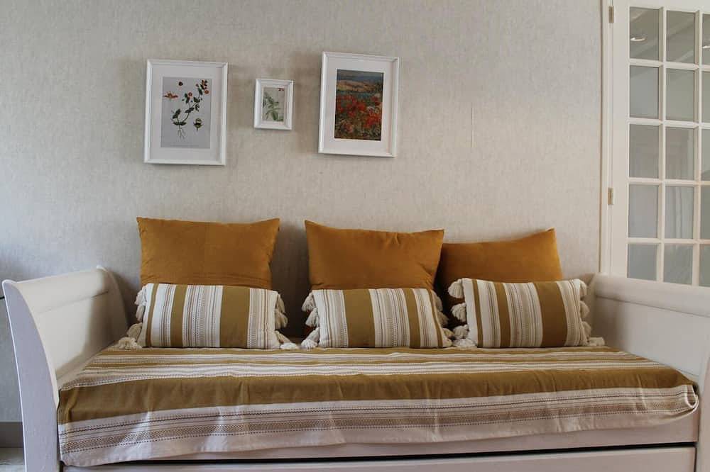 Maison avec Piscine Privée et Wifi en Dordogne in Maurens, Périgord Pourpre