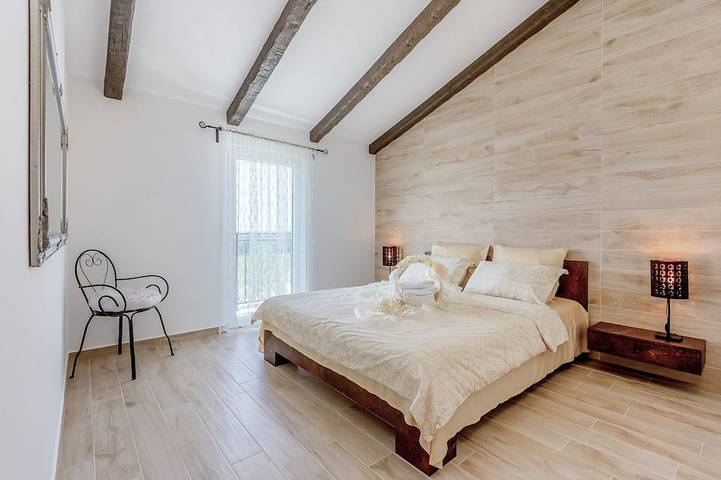 Moderne Villa Marusha mit privatem Pool in der Nähe von Porec u. Rovinj in Sveti Petar u Šumi, Zentralistrien