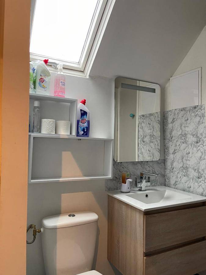Appartement entier, One-Bedroom Apartment in Saint-Nicolas-d'Aliermont, Région de Dieppe