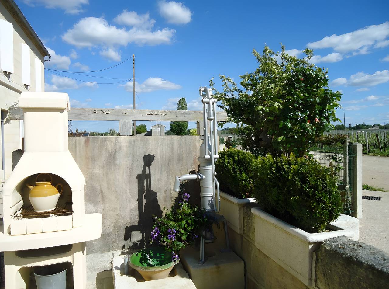 Gîte La Roseraie: Private Terrasse, Wlan und Klimaanlage in Saint-Émilion in Saint-Émilion, Libourne und Umgebung