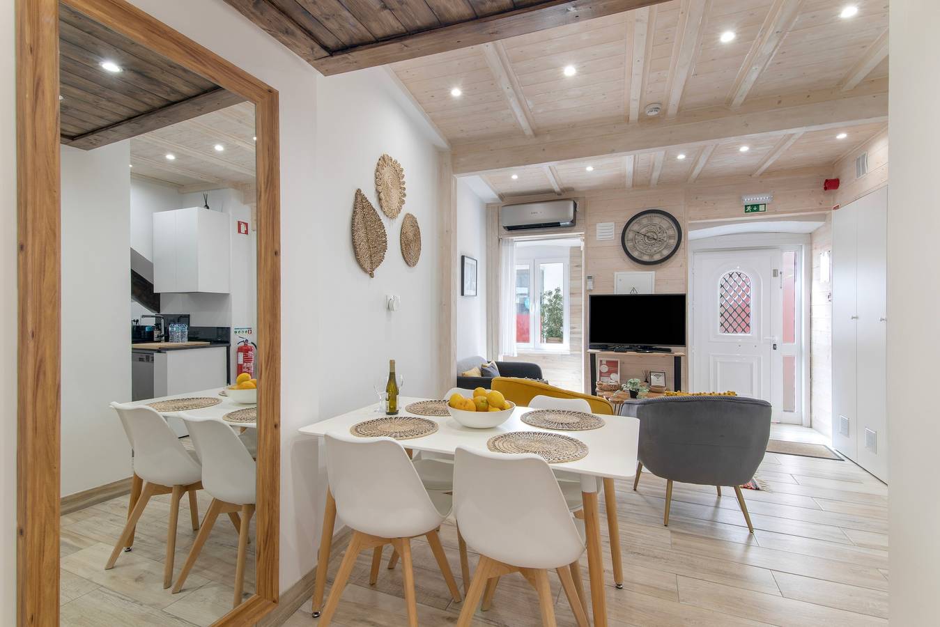 Geheel appartement, Vakantiewoning "Casa Na Travessa 2" met A/C & Wi-Fi in Sé (Faro), Faro