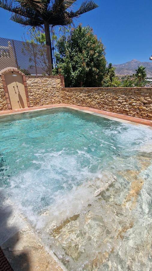 Casa rural para 4 personas, con piscina además de balcón y jacuzzi en Nerja - 2