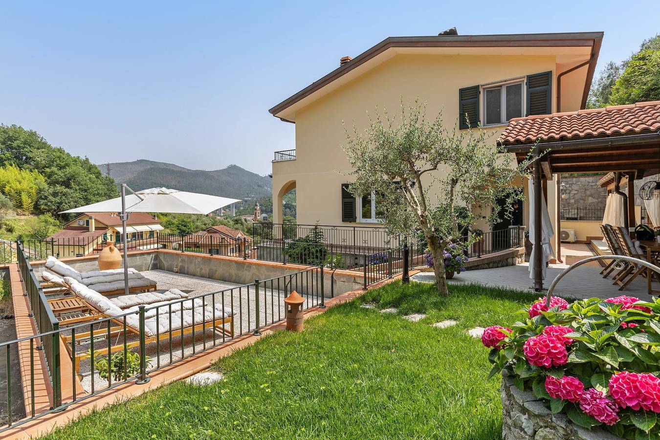 Villa for 10 Guests in Casarza Ligure, Riviera di Levante