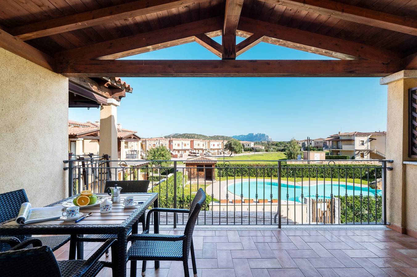 Appartamento intero, Myrsine 13 4 - piscina condivisa e vista sul mare in Murta Maria, Olbia