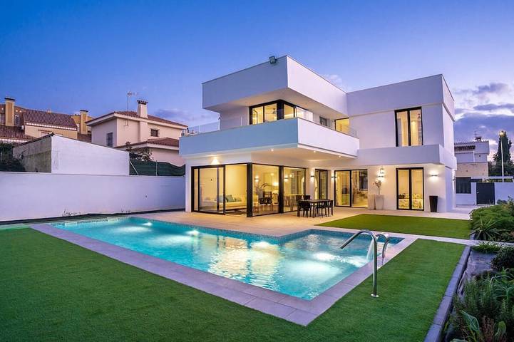 Casa rural para 8 personas, con jardín y balcón en Rincón de la Victoria