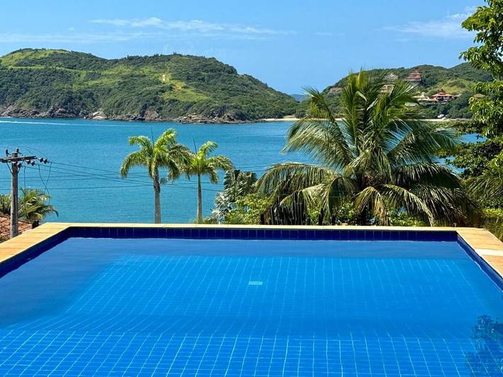 Casas e apartamentos de temporada para 10 pessoas, com sauna e vista e ainda jardim and piscina, com animais de estimação em Praia da Ferradura