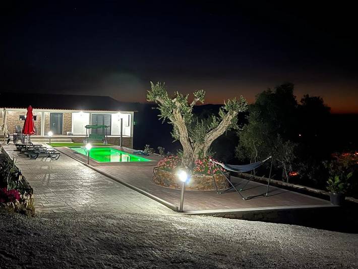 Location de vacances pour 5 personnes, avec vue ainsi que piscine et jardin dans Mogadouro - 2