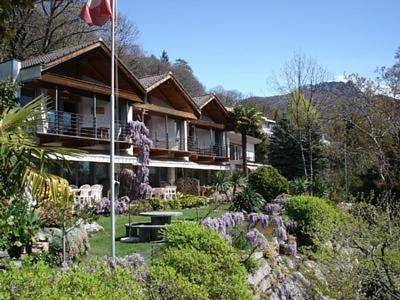 Ferienhaus für 6 Personen, mit Balkon und Terrasse sowie Pool in Brione sopra Minusio