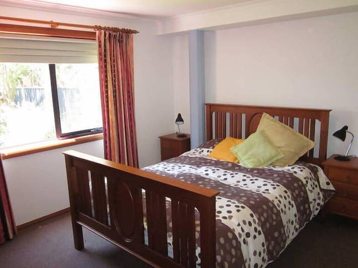 Holiday home for 9 people, with garden and balcony in Manyana