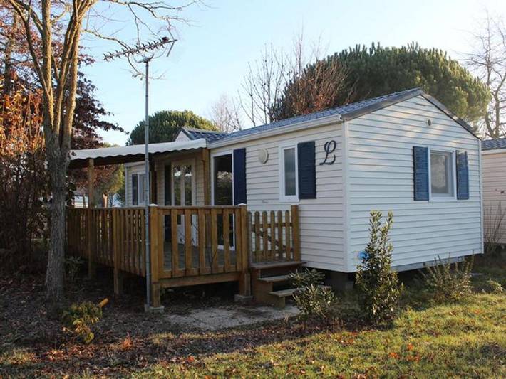 Camping pour 6 personnes, avec piscine et terrasse