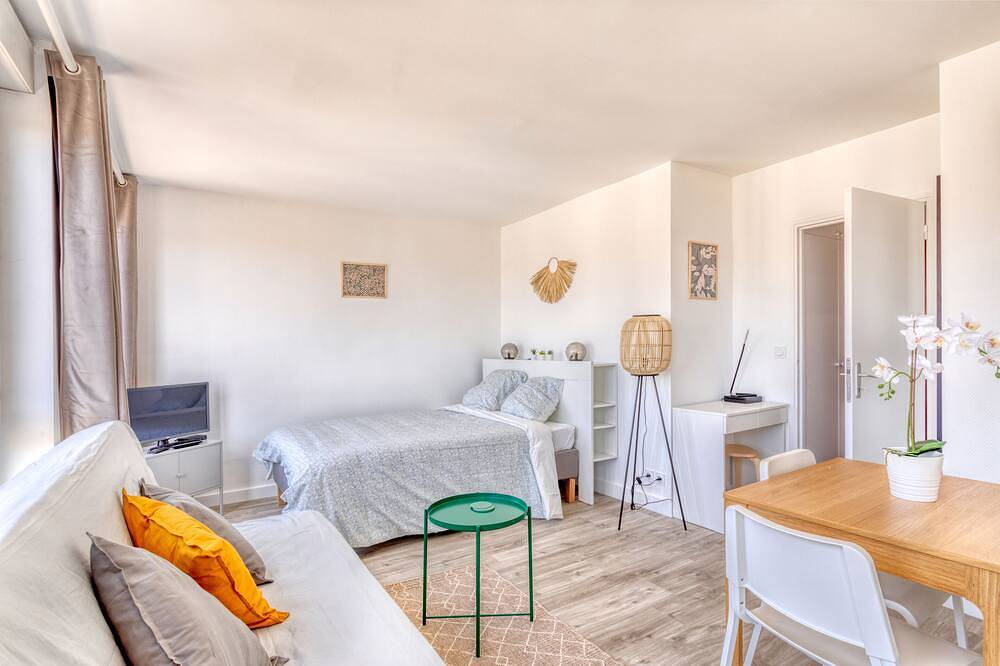Appartement entier, Cocon d’Emeraude et de Saphire à Antony in Antony, Hauts-de-Seine