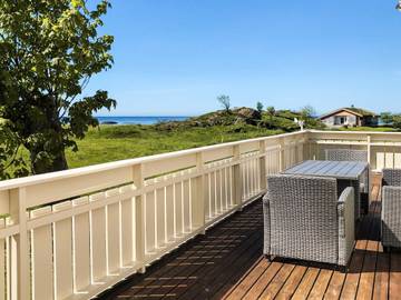 Ferienhaus für 8 Personen, mit Garten und Terrasse, mit Haustier in Bremanger