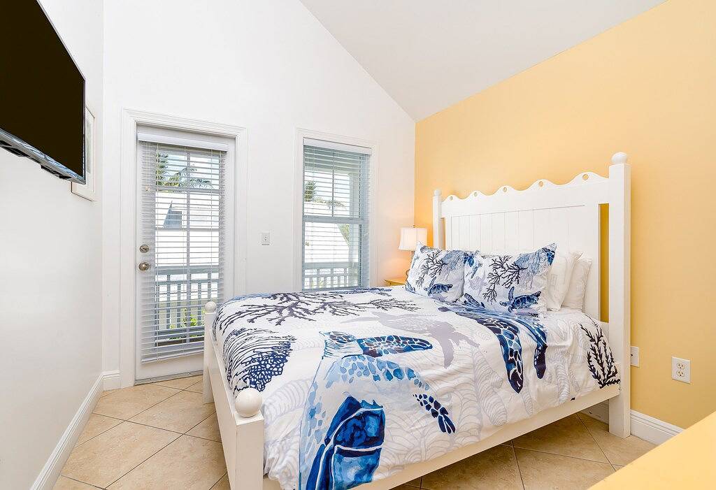 Coral Lagoon Waterfront Villa # 2 / Bestbewertetes Resort mit 3 Schlafzimmern und 2. 5 Bädern in Marathon, Monroe County