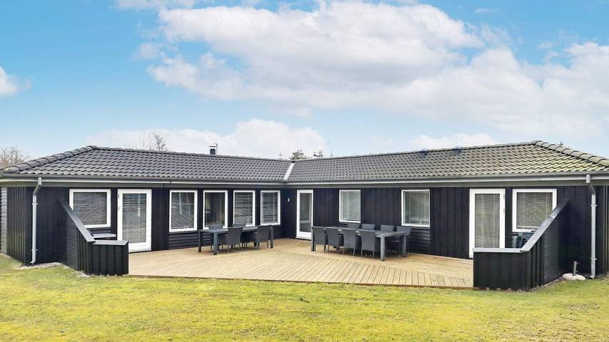 Ferienhaus für 9 Personen, mit Whirlpool und Terrasse sowie Sauna, mit Haustier in Nordostjütland