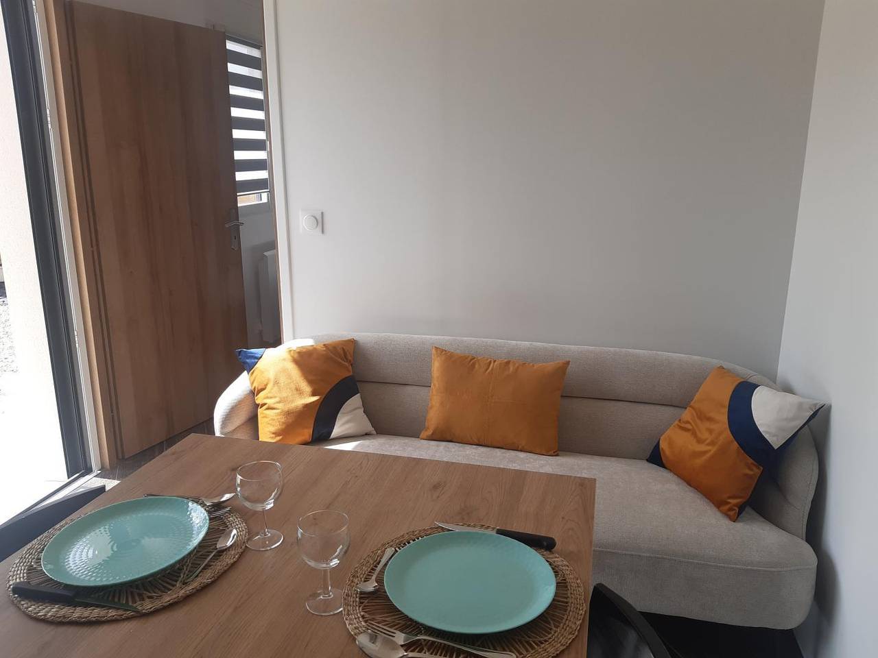 A l'ombre d'un olivier in Plougoumelen, Côte des Mégalithes