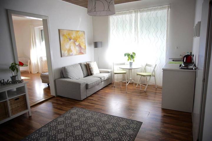 Ferienwohnung für 2 Personen, mit Terrasse und Garten in Weiden am See