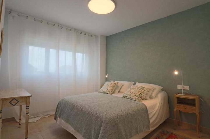 Apartamento de vacaciones para 4 personas, con vistas además de terraza y piscina - 1