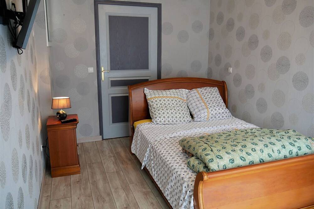 Casa familiar con 5 dormitorios, terraza y estacionamiento cerca del centro de Sully-sur-Loire in Sully-sur-Loire, Sologne