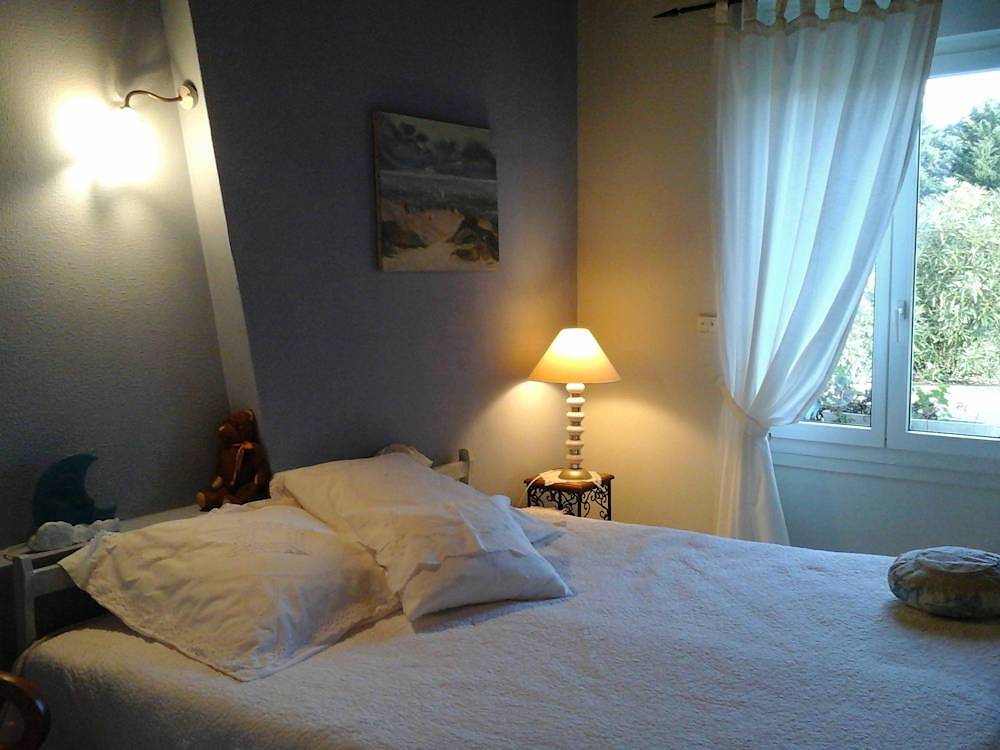 Les Roses Trémières - Chambre Lavande in Gémozac, Région de Saintes