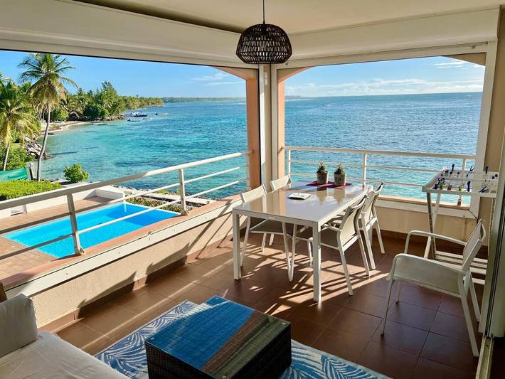 Gîte pour 4 personnes, avec terrasse ainsi que piscine et vue dans Église catholique de Sainte-Anne