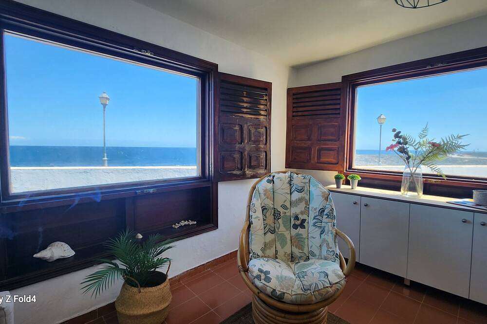 Villa Salada on the Ocean Shore in Caleta de Fuste, Antigua