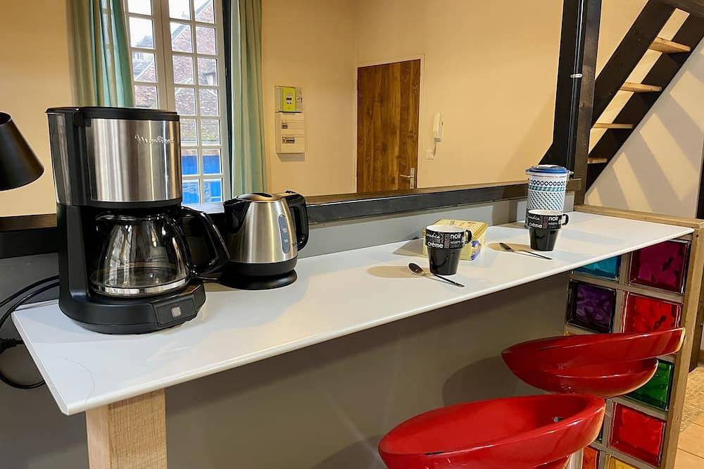 Apartamento entero, Le Cadet Roussel-Apartamento-Club-Baño con ducha-Vista a la Ciudad in Auxerre, Auxerre region