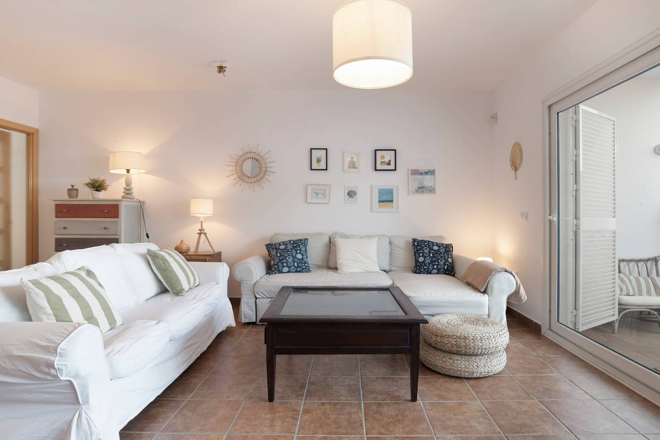Appartement entier, Appartement 'Nueve Pies Surfhouse' avec vue sur la mer, terrasse privée et Wi-Fi in Conil de la Frontera, Costa de la Luz