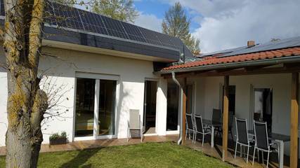 Ferienhaus für 8 Personen, mit Sauna und Whirlpool sowie Terrasse und Garten in Börgerende-Rethwisch