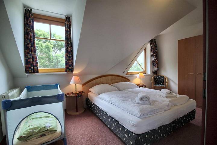 Chalet für 4 Personen, mit Garten und Kinderpool sowie Ausblick im Burgenland