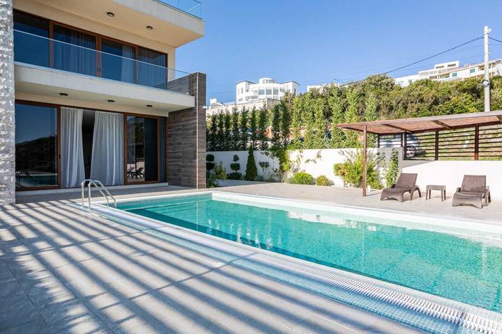 Villa für 8 Personen, mit Sauna und Garten sowie Pool, mit Haustier in Montenegro