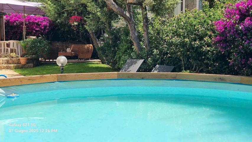 Casa vacanza per 4 persone, con giardino e piscina nonché idromassaggio, adatto a famiglie con bambini - 1