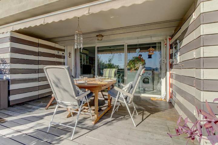 Gîte pour 5 personnes, avec jardin et vue, adapté aux familles dans Port de Saint-Jean - 4
