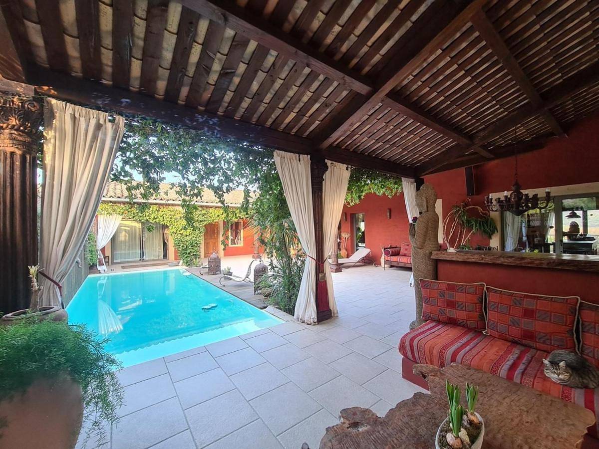 Suite Exotique Côte Sud Ardeche avec Espace Cuisine accès Patio avec Piscine ! in Chauzon, Ardèche