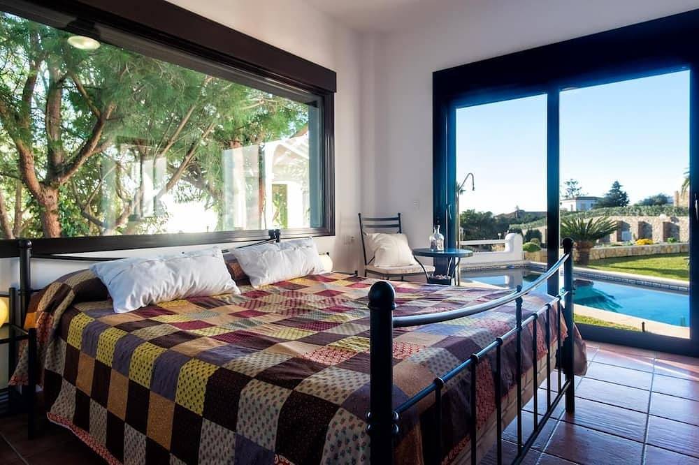 Spanish villa with pool and sea views in Playa de Atlanterra (Barbate), Tarifa