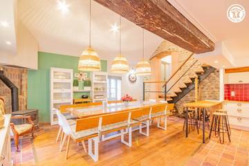 Gîte pour 10 personnes, avec jardin et terrasse à Saint-André-le-Désert