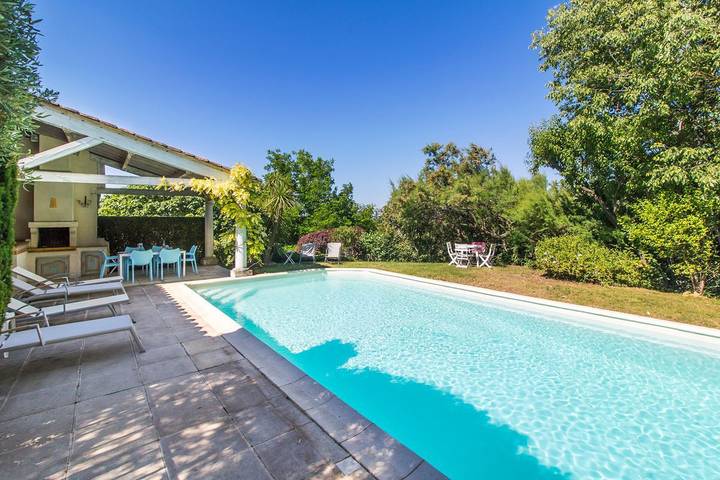 Location de vacances pour 8 personnes, avec jardin et terrasse à Vauvert - 4