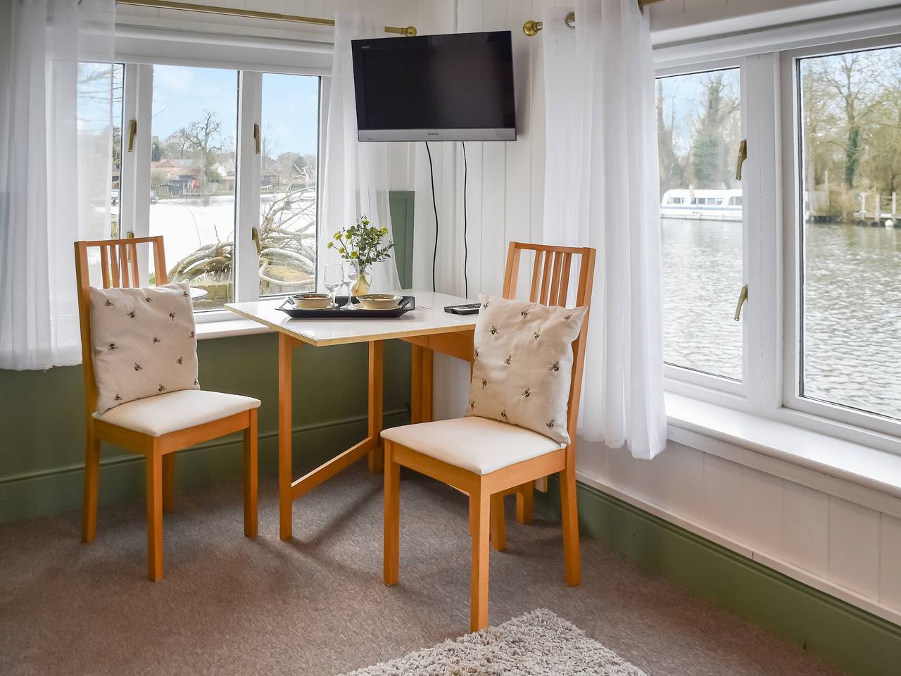 Riverside Retreat in Waveney, Sunrise Coast